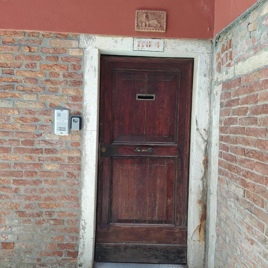 Apartamento Ca Falier Piccolo - Little Sweet Studio In 10-12 Minutes From Bus&Train Station Venecia Exterior foto